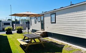 Luxury Seaside Cottage 29